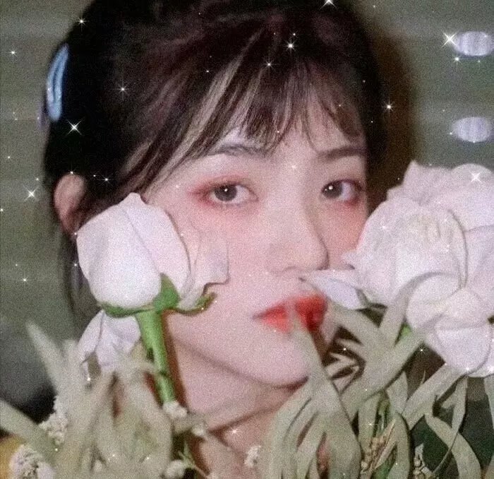 黑暗中的两个人